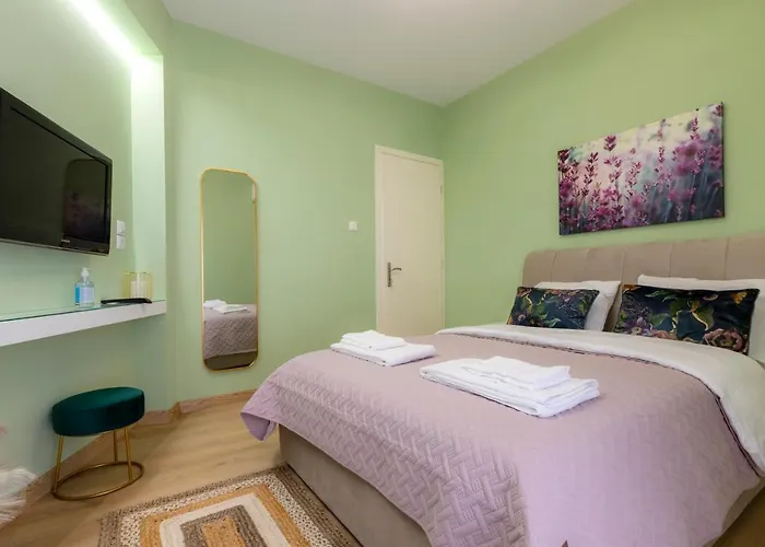 Korte Apartment 2